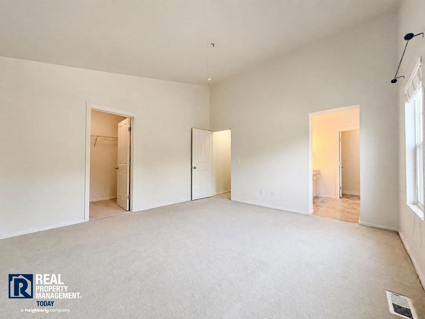 Kent House: 22611 41st Pl S