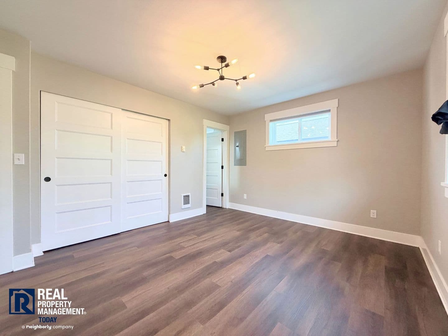 Tacoma Apartment: 7006 South Alder St