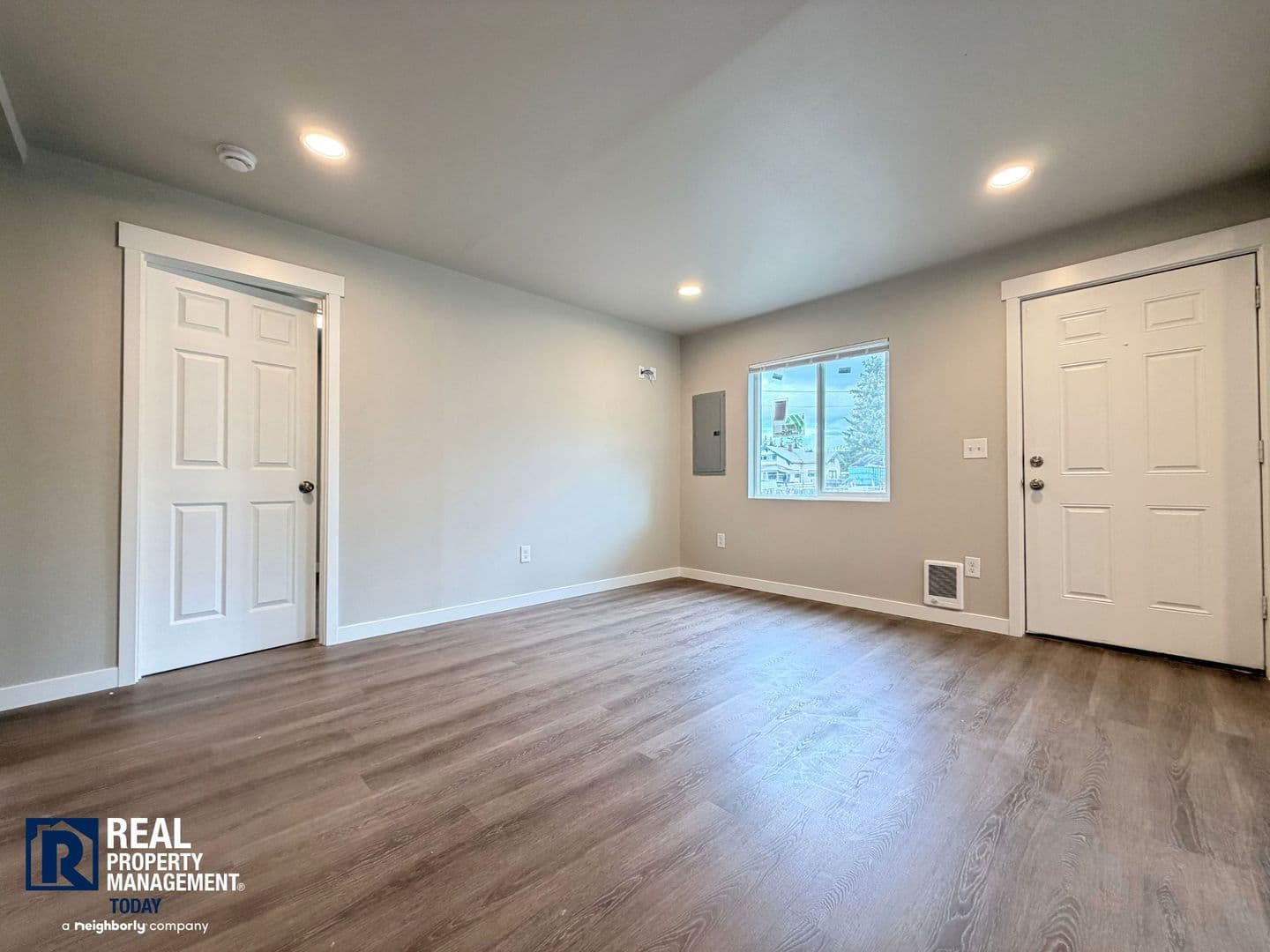 Tacoma House: 212 128th St S