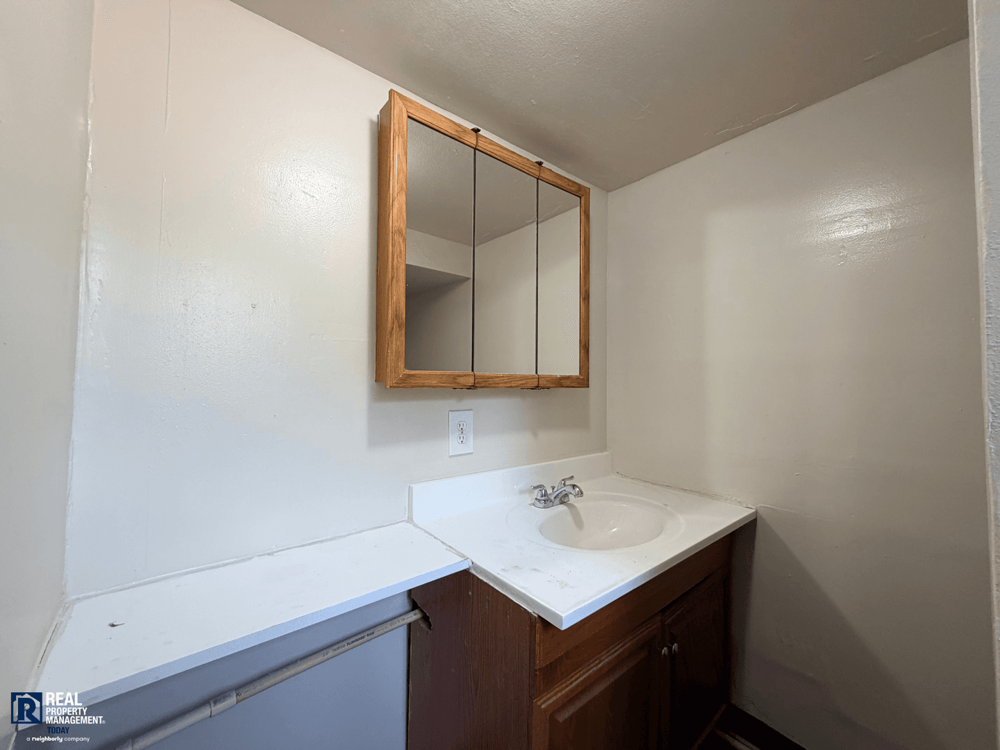 Tacoma Apartment: 703 S. Ainsworth Ave