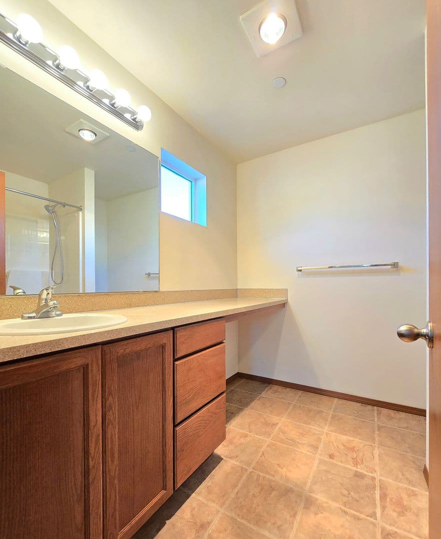 Marysville Apartment: 3824 68th Dr. NE