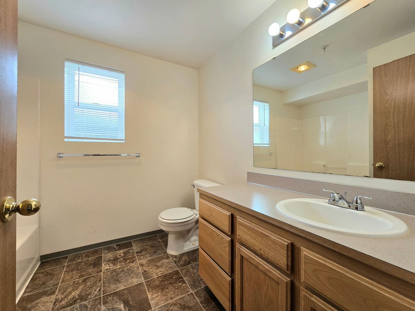 Marysville Apartment: 11811 State Ave