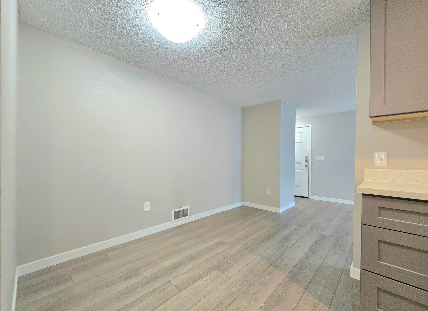 Gold Bar House: 236 7th St