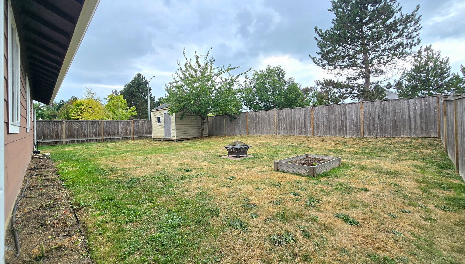Stanwood House: 28602 74th Dr NW