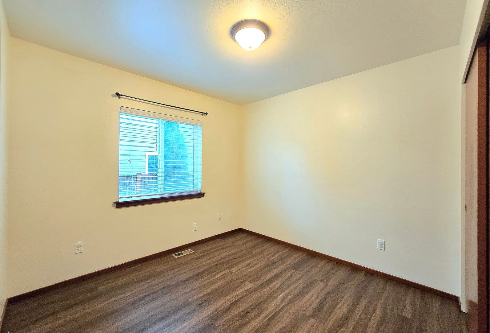 Stanwood House: 28602 74th Dr NW