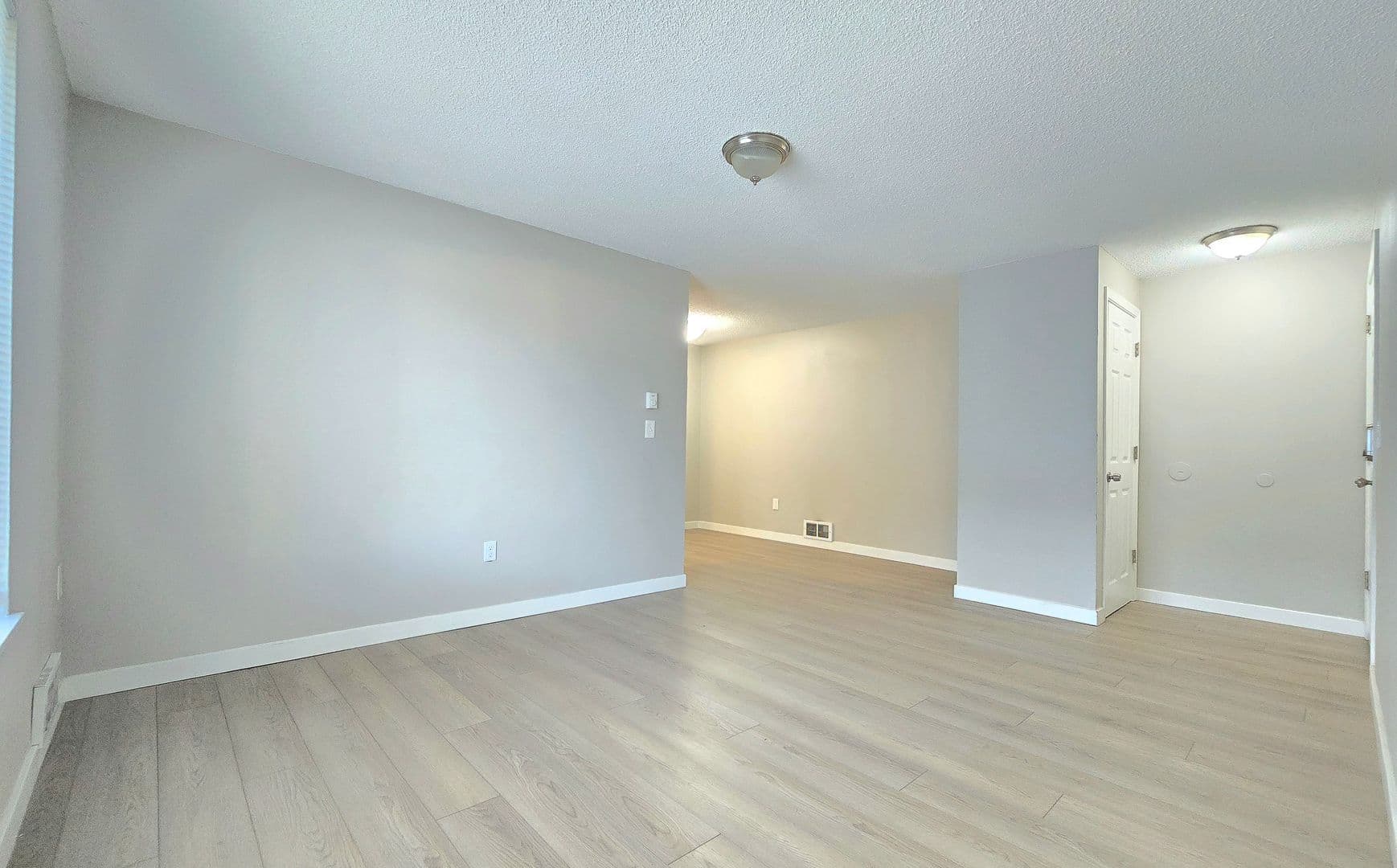 Gold Bar House: 236 7th St