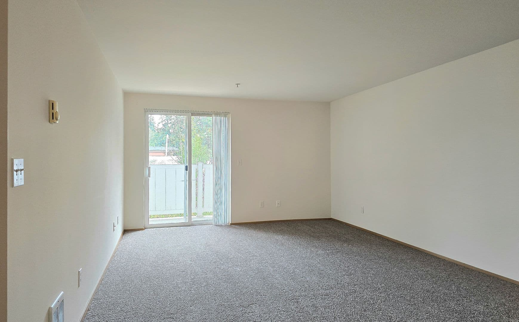 Marysville Apartment: 11811 State Ave
