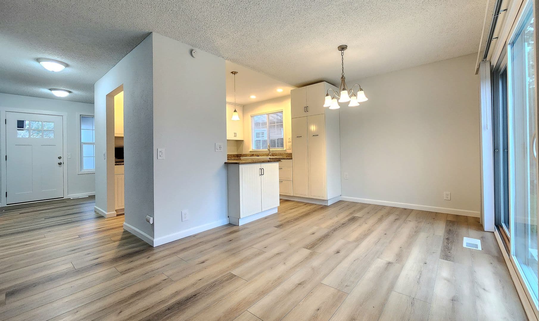 Lynnwood Apartment: 13612 36th PL W