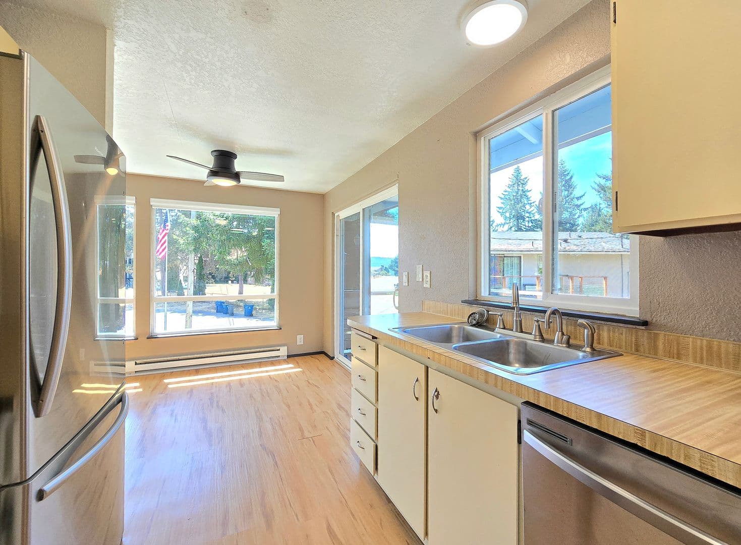 Monroe House: 14905 212th Dr SE
