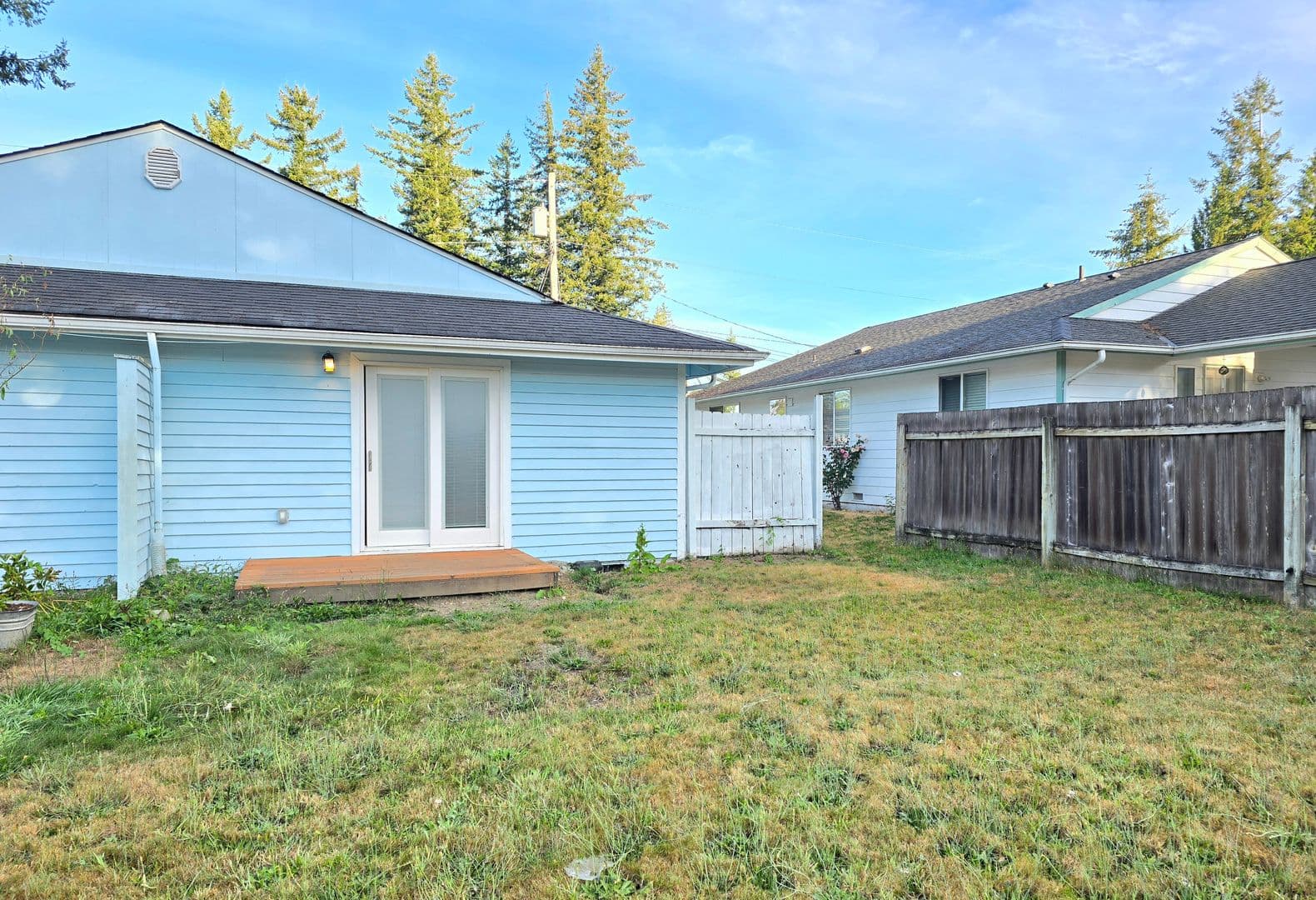 Gold Bar House: 236 7th St