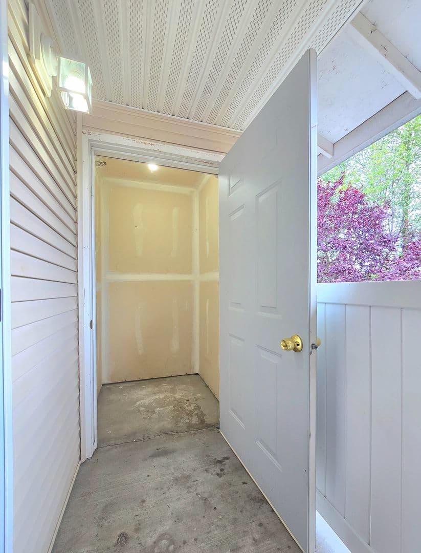 Marysville Apartment: 11811 State Ave