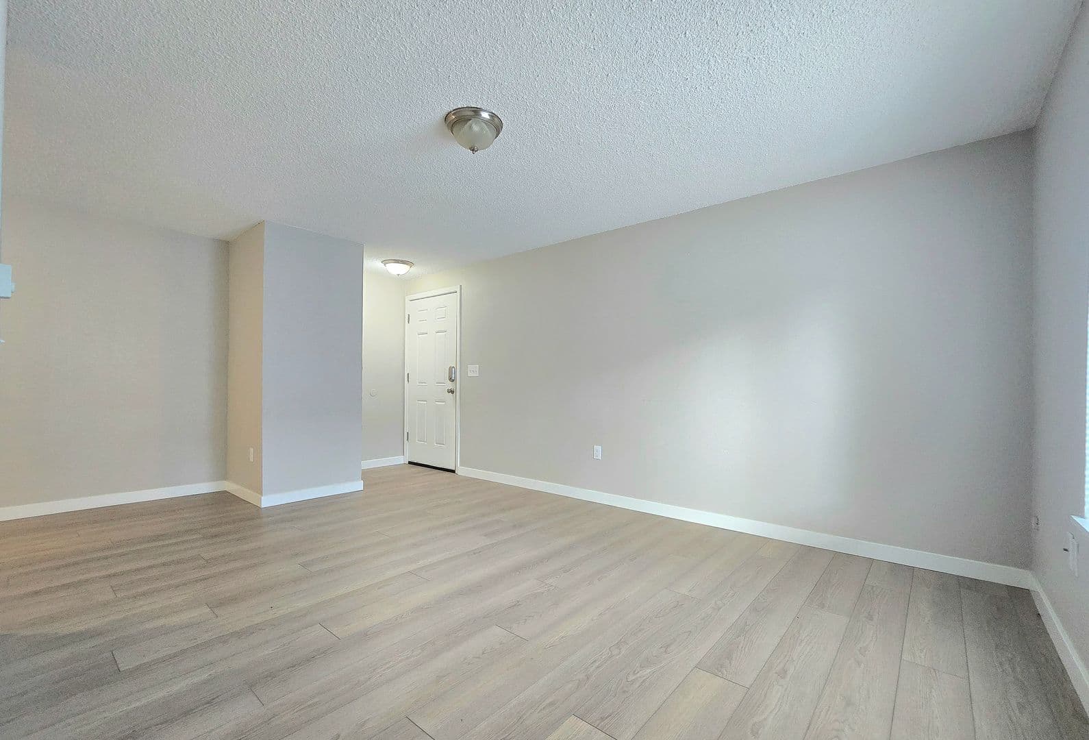Gold Bar House: 236 7th St