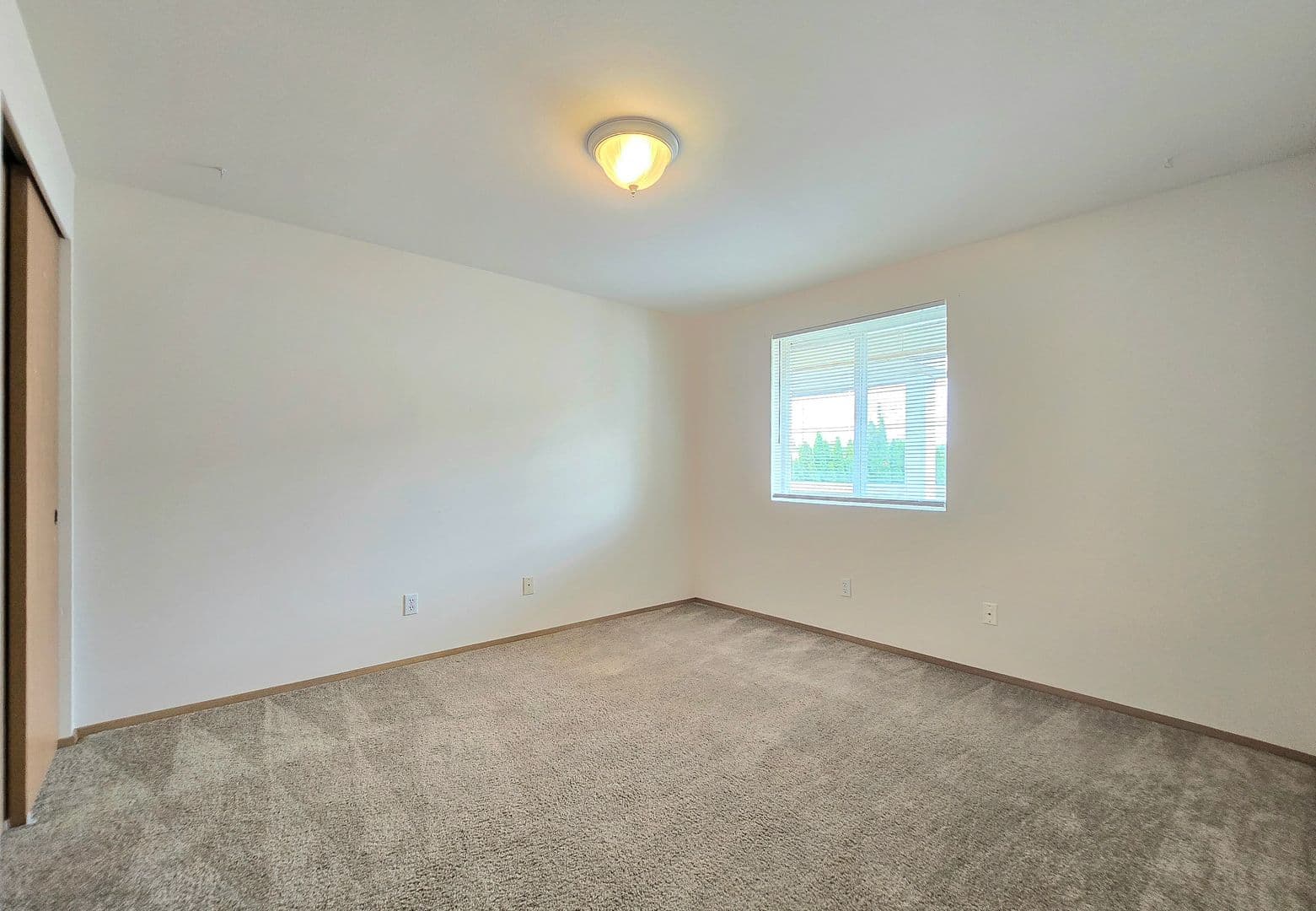 Marysville Apartment: 11811 State Ave