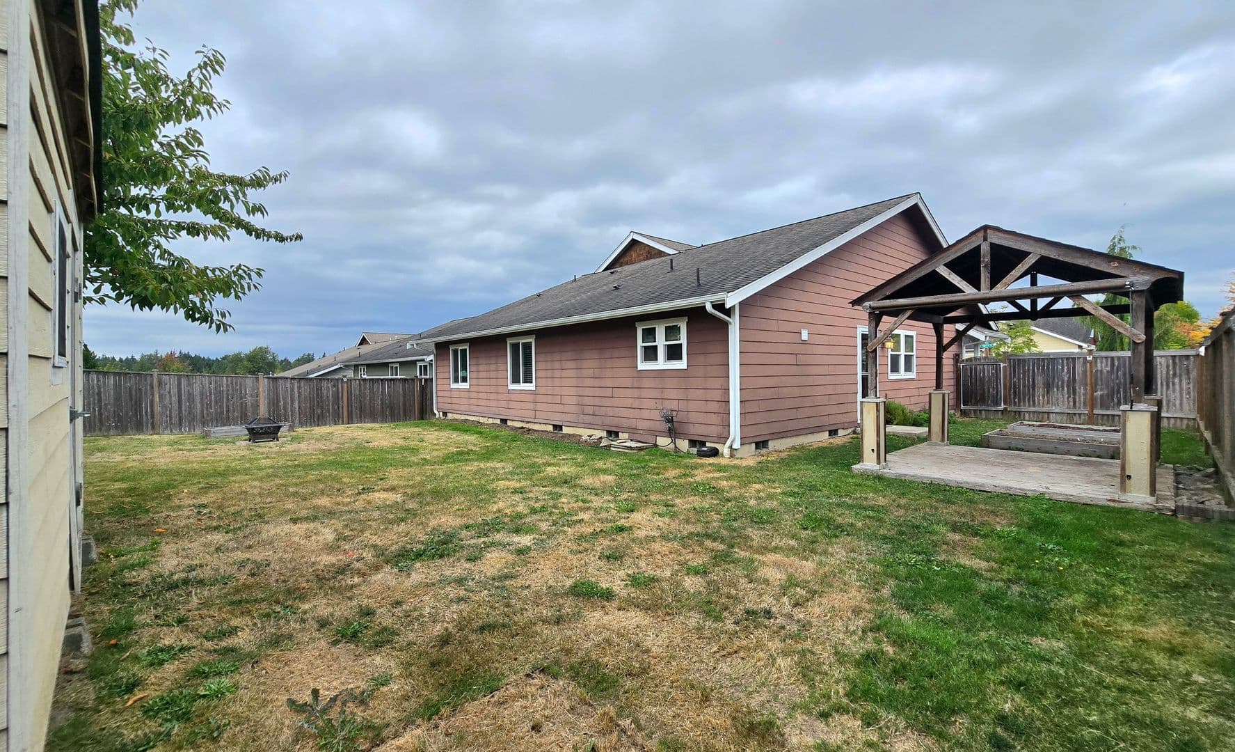 Stanwood House: 28602 74th Dr NW