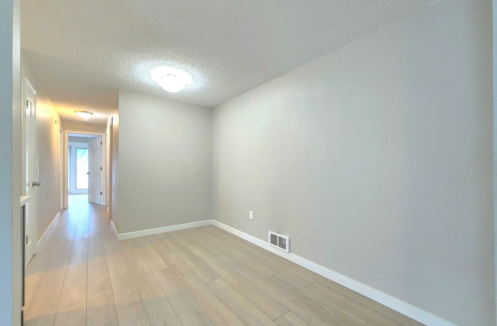 Gold Bar House: 236 7th St