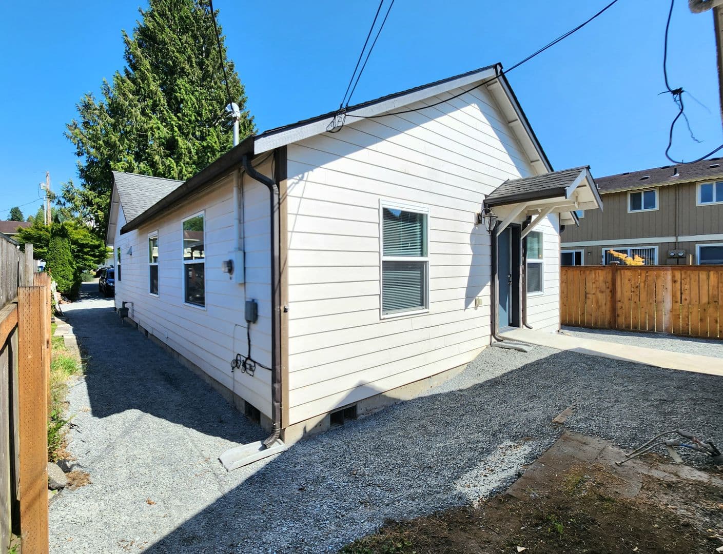 Arlington House: 112 N Gifford Ave