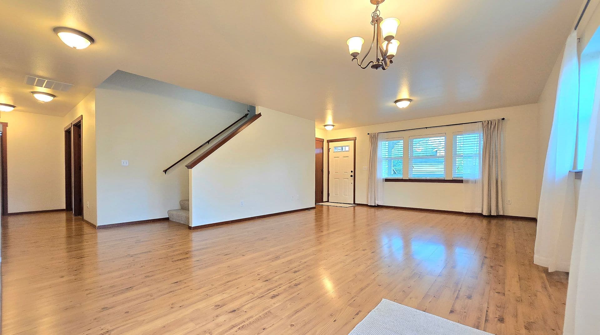 Stanwood House: 28602 74th Dr NW