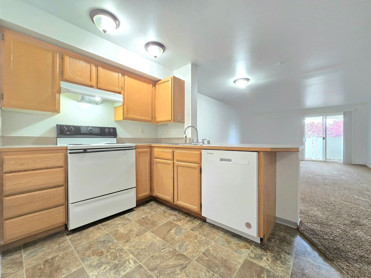 Marysville Apartment: 11811 State Ave