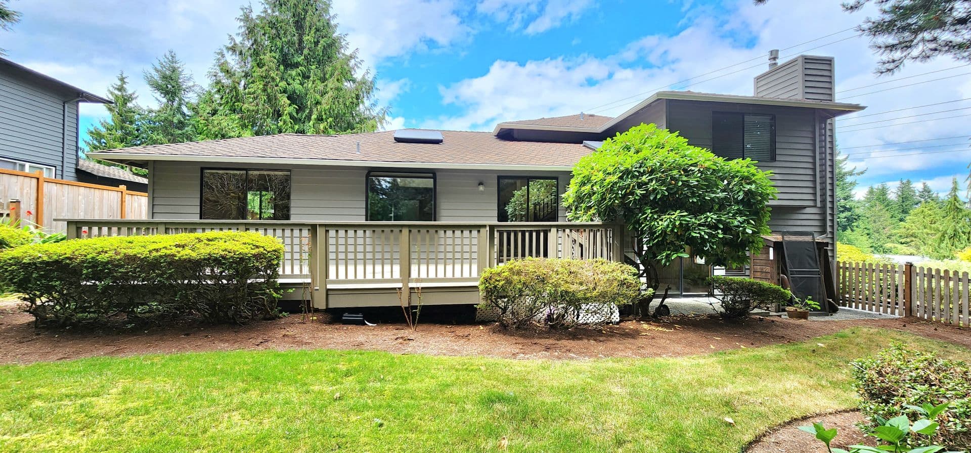 Everett House: 3532 99th St SE