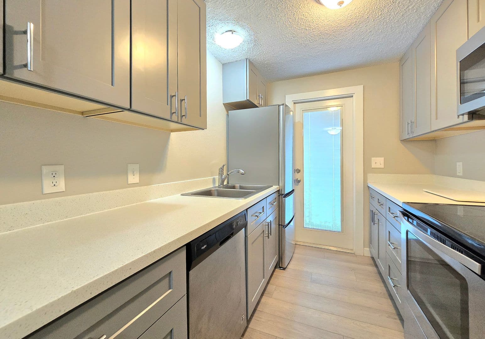 Gold Bar House: 236 7th St