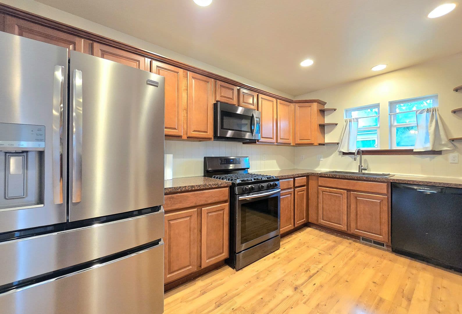 Stanwood House: 28602 74th Dr NW
