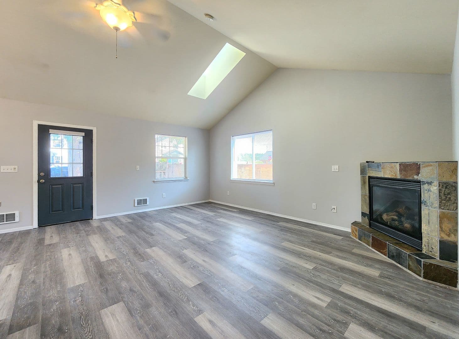 Arlington House: 112 N Gifford Ave