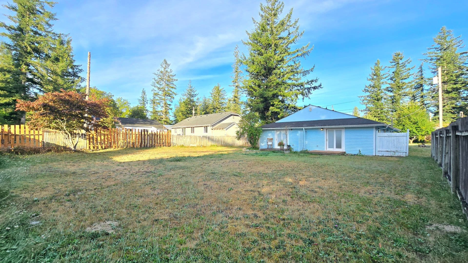 Gold Bar House: 236 7th St