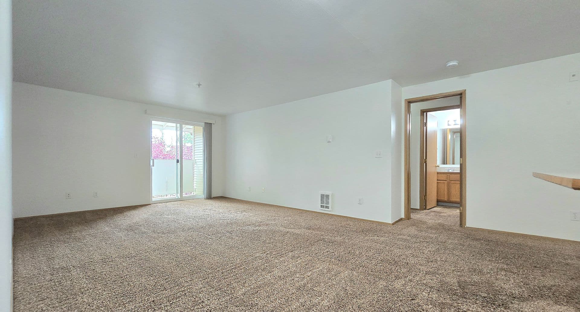 Marysville Apartment: 11811 State Ave