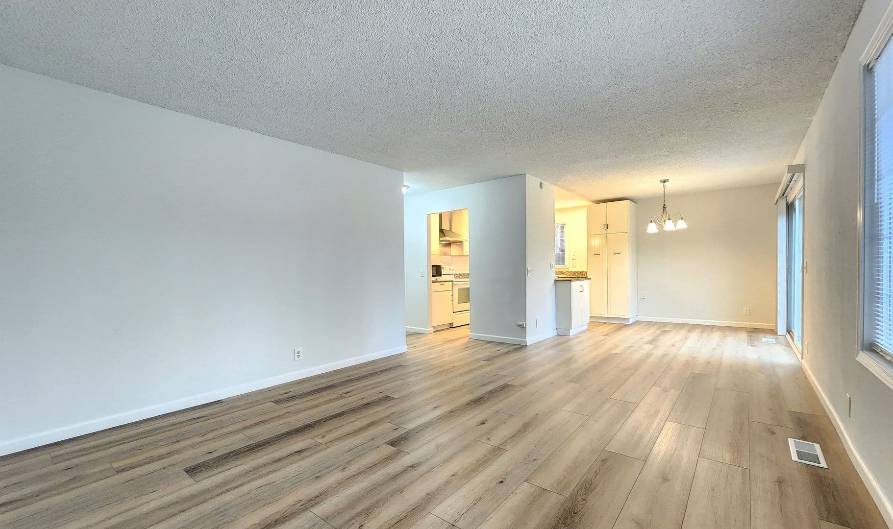 Lynnwood Apartment: 13612 36th PL W