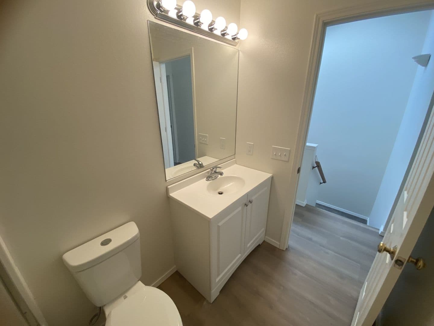 Seattle Apartment: 2034 S Main St