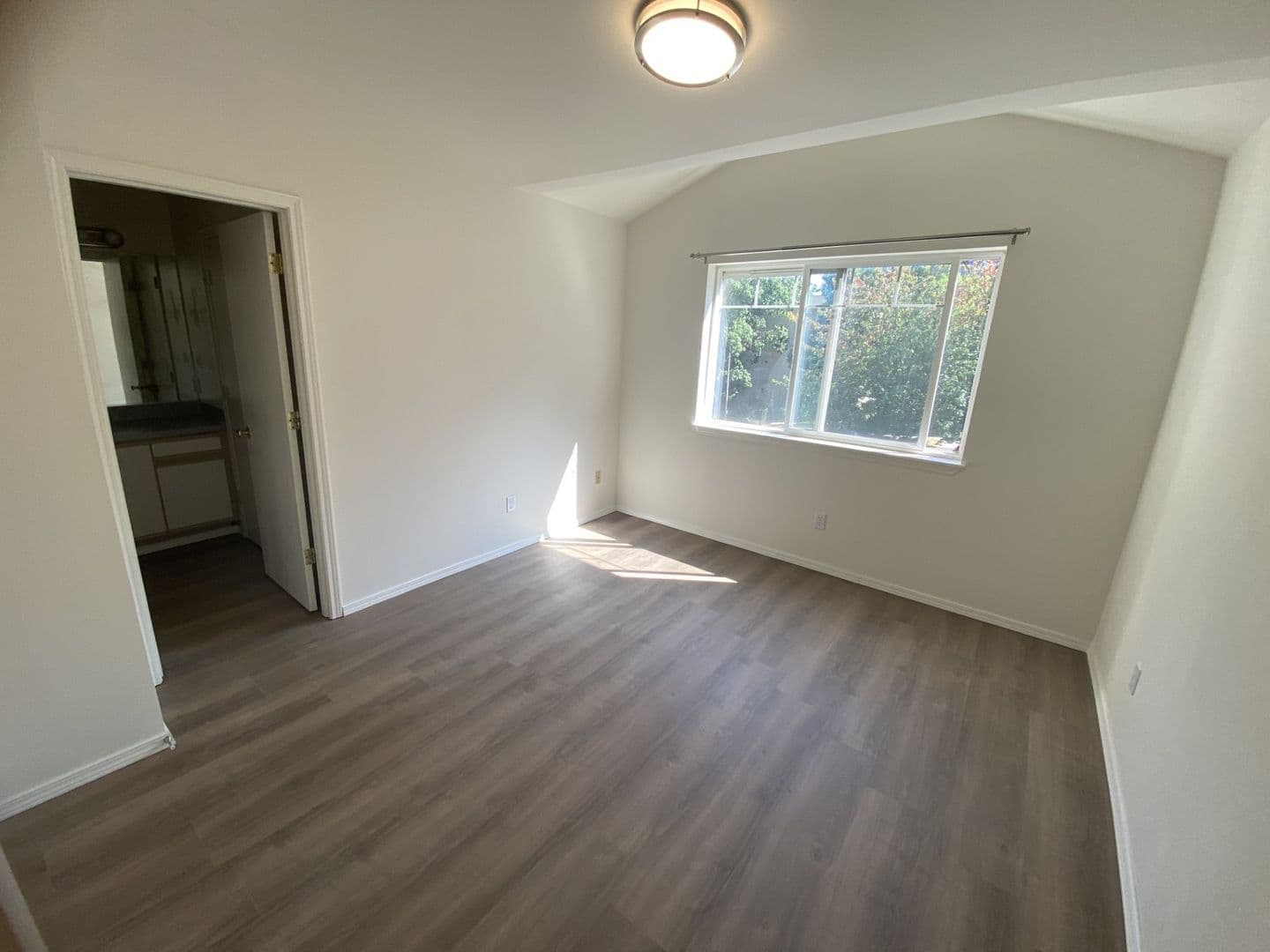 Seattle Apartment: 2034 S Main St