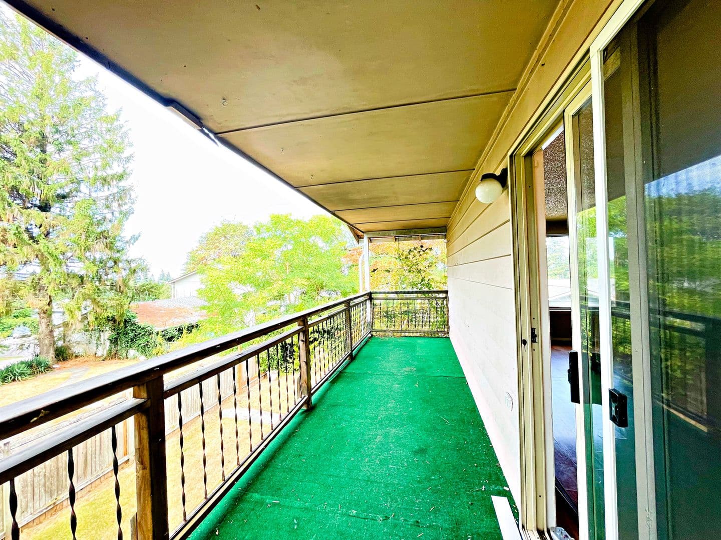 Everett Apartment: 6130 W. Beech St