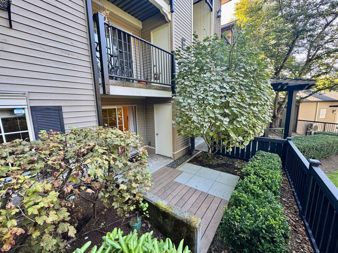 Kirkland Condo: 210 9th St Unit E103