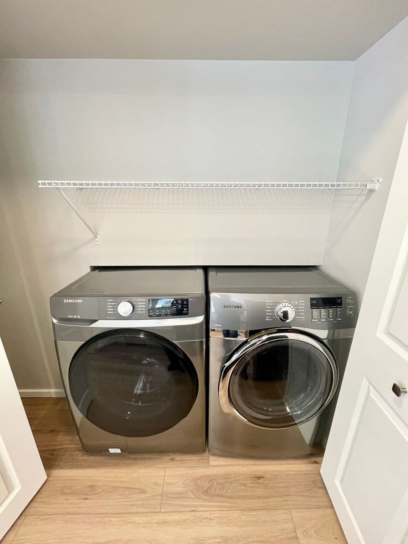 Lynnwood Apartment: 18926 65th PL. W
