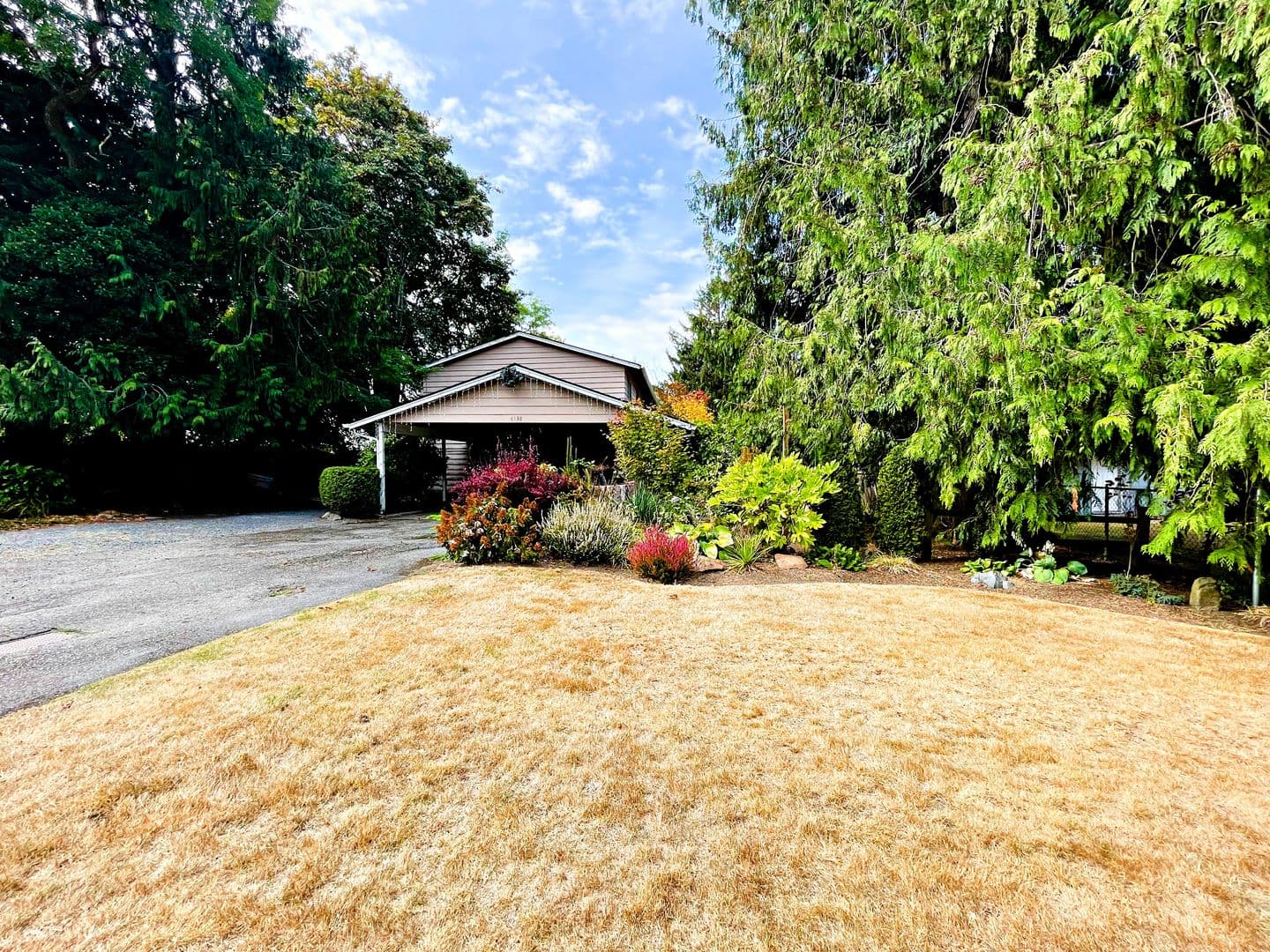 Everett Apartment: 6130 W. Beech St