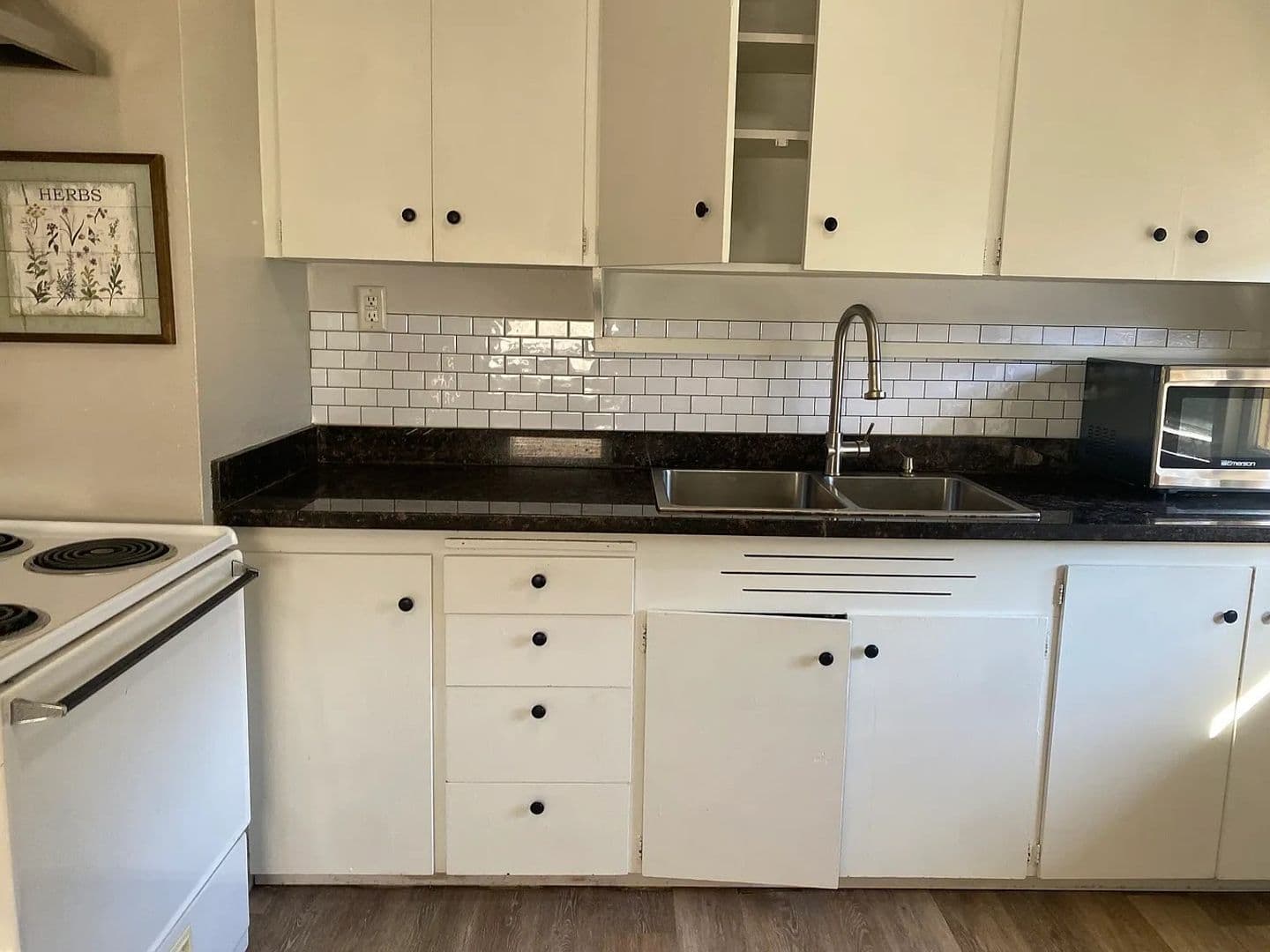 Kirkland House: 6731 104th Ave NE