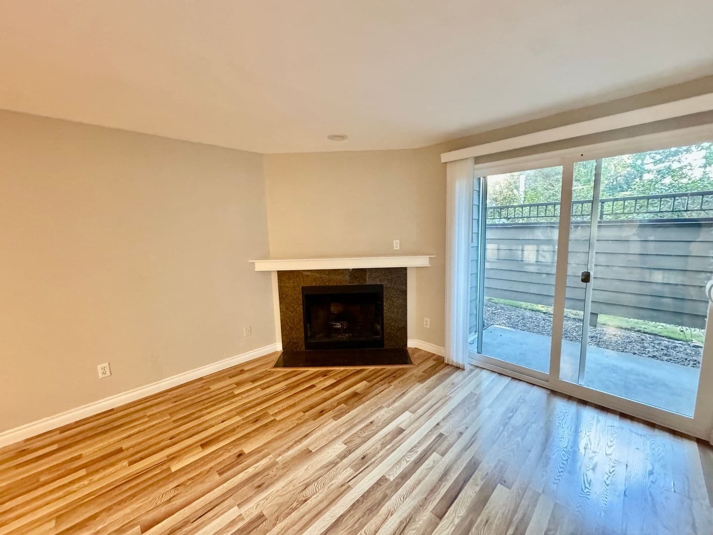 Kirkland Condo: 746 Kirkland Circle F102