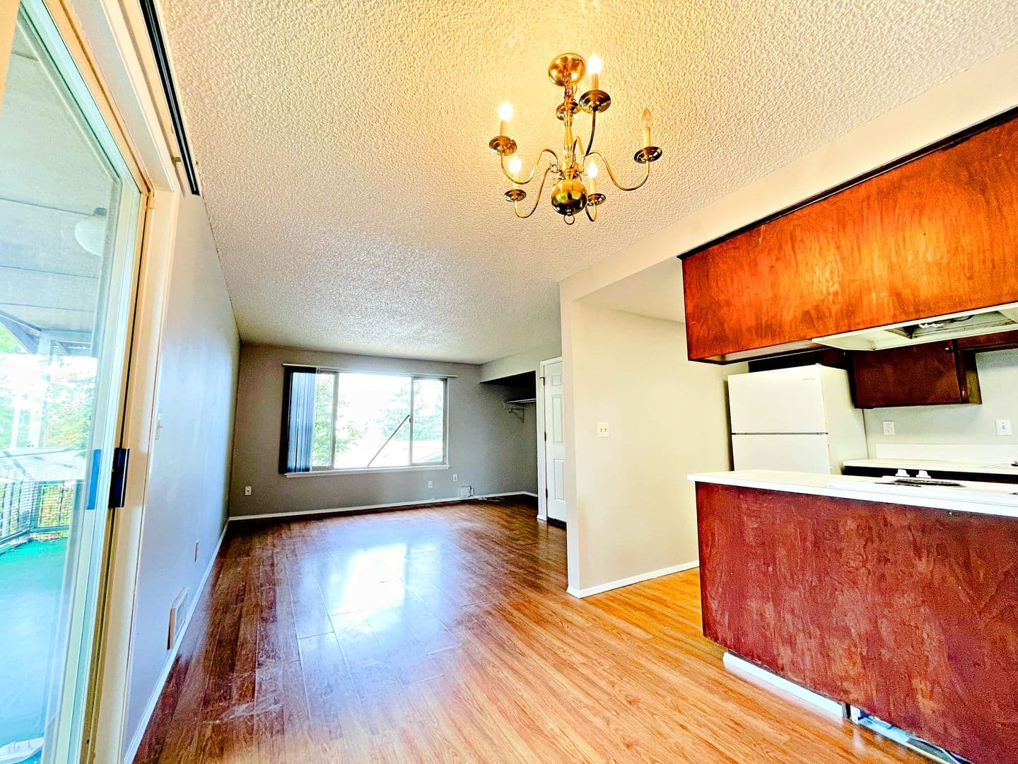 Everett Apartment: 6130 W. Beech St