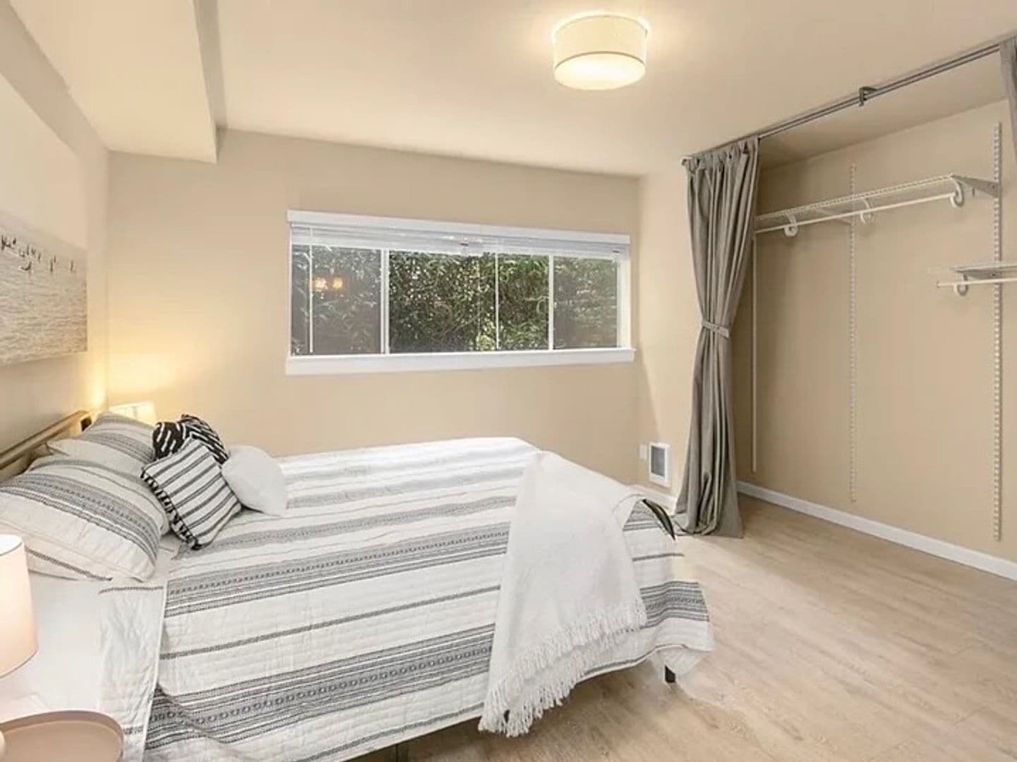 Seattle Condo: 17431 Ambaum Blvd S Unit B13
