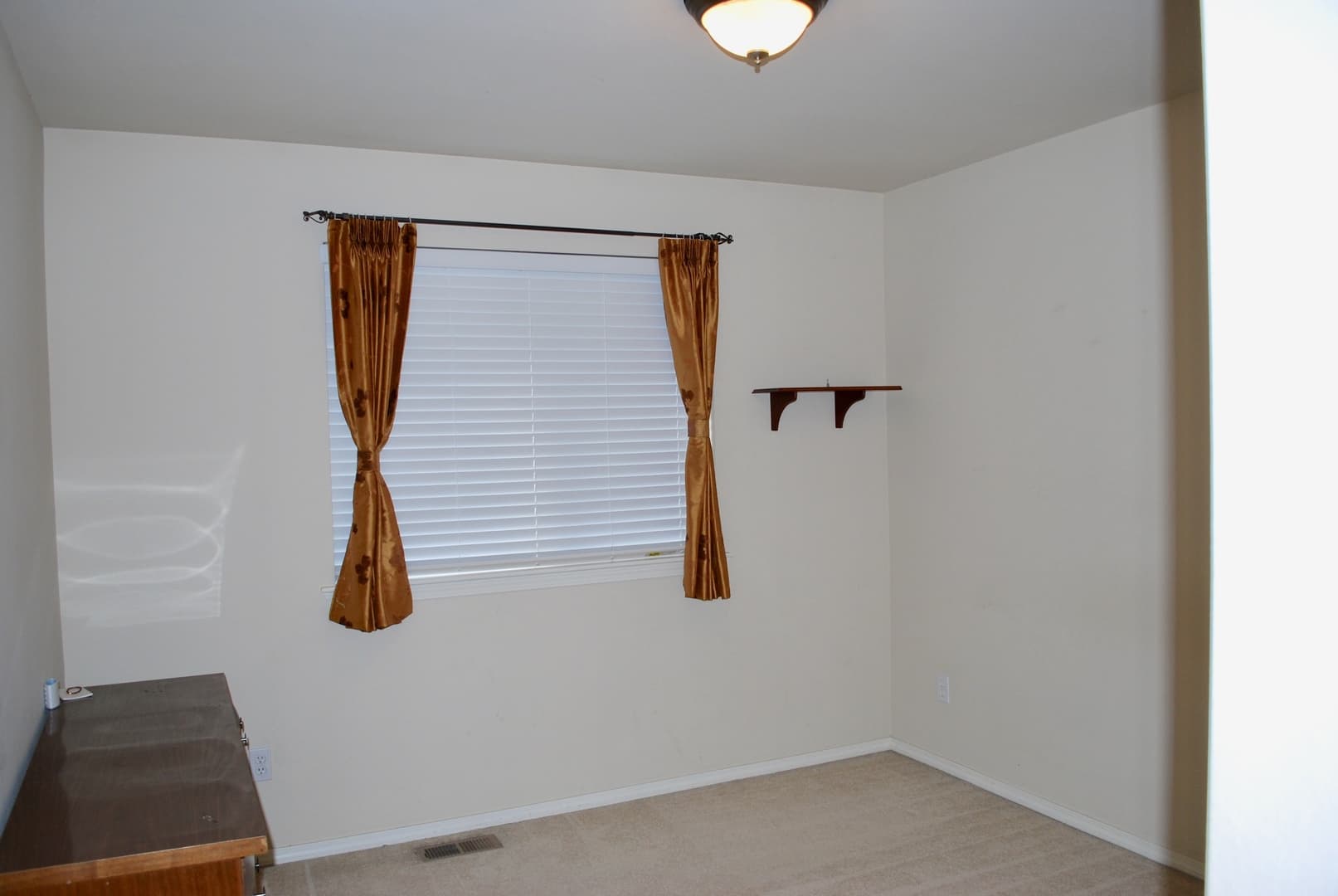 Bothell House: 112 203rd St SE