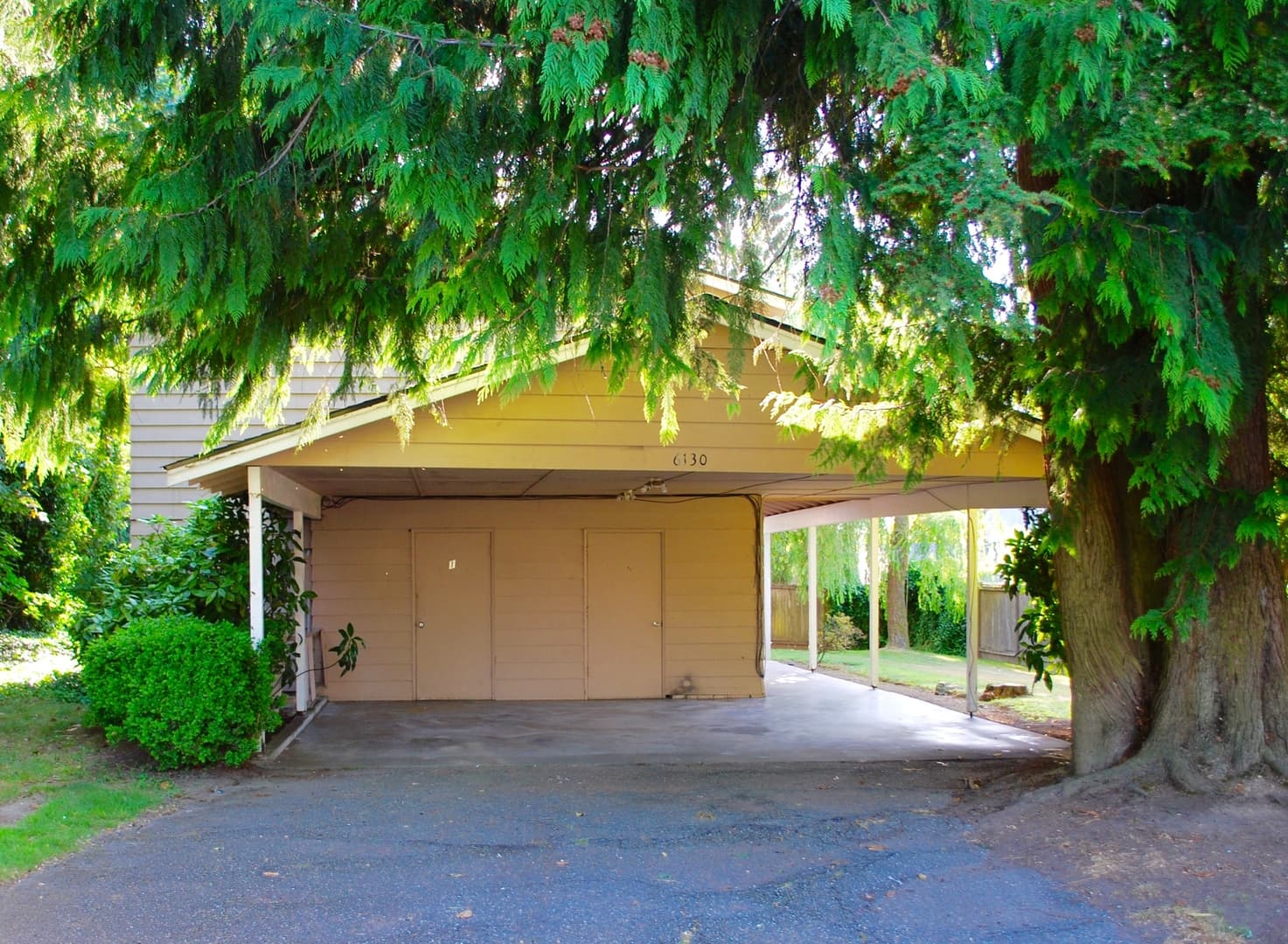 Everett Apartment: 6130 W. Beech St