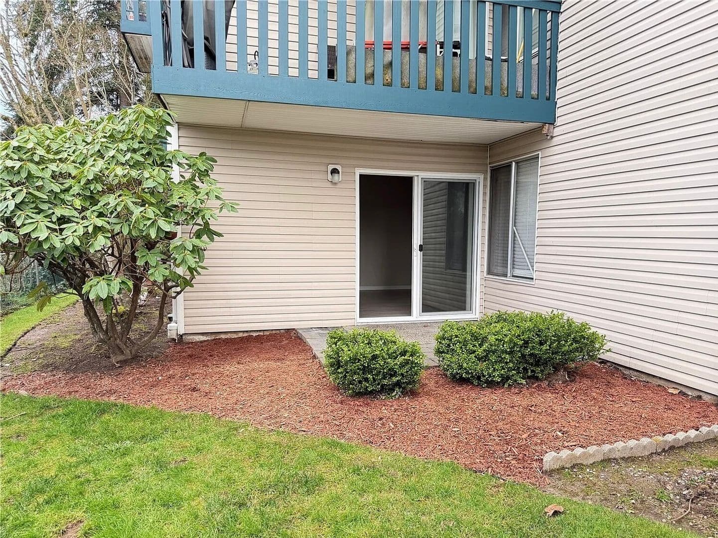 Seattle Condo: 17431 Ambaum Blvd S Unit B13