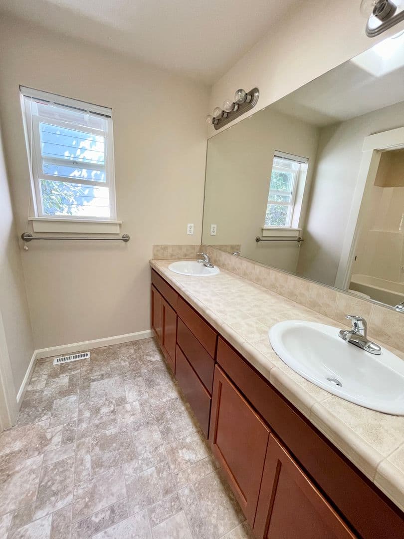 Bothell House: 22705 43rd Dr. SE