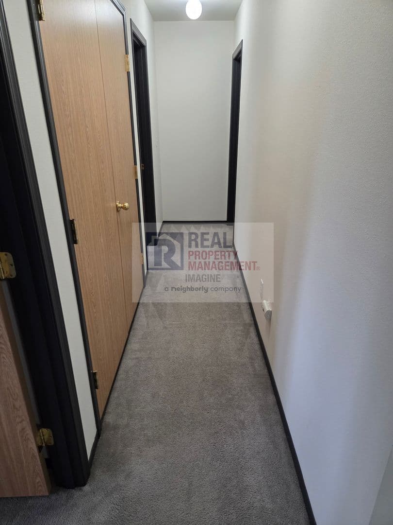 Olympia House: 8540 8th Ct SE