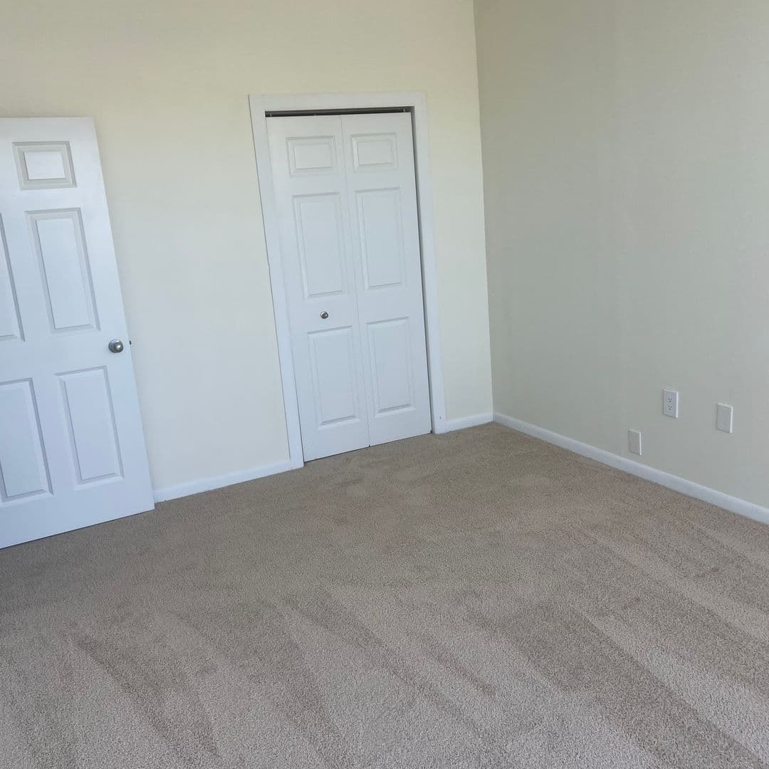 Milwaukee House: 2134 N Commerce