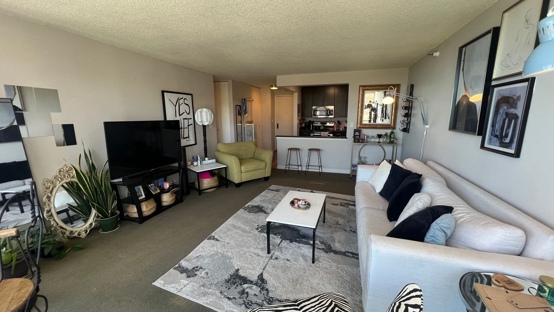 Milwaukee Condo: 1660 N PROSPECT AV