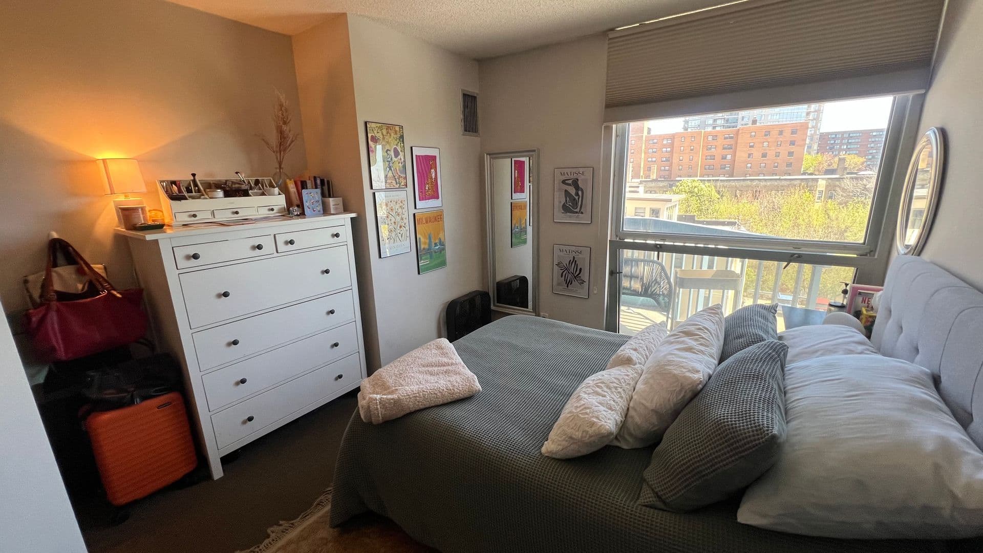 Milwaukee Condo: 1660 N PROSPECT AV