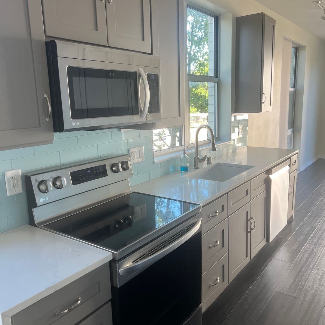 Milwaukee House: 2134 N Commerce