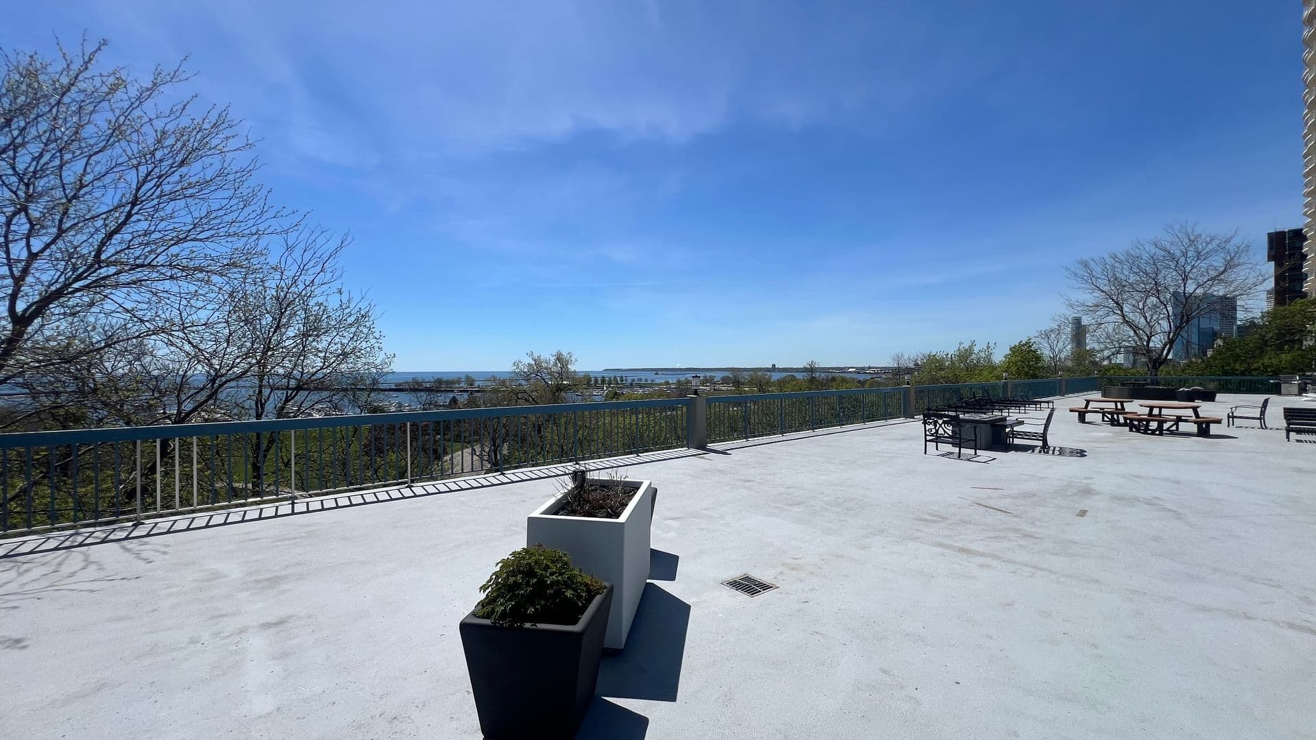 Milwaukee Condo: 1660 N PROSPECT AV