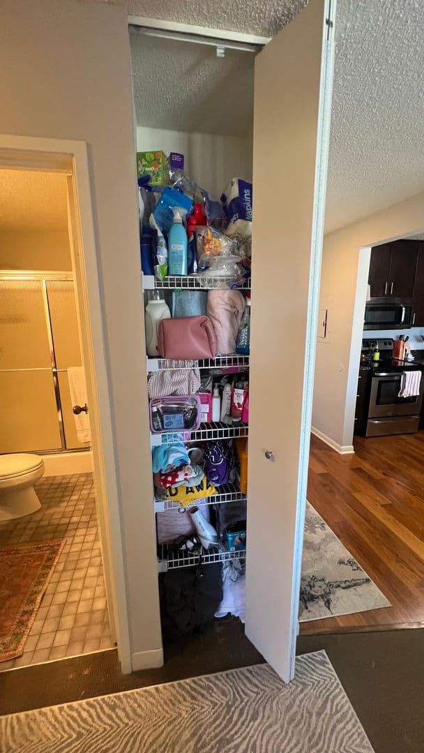 Milwaukee Condo: 1660 N PROSPECT AV